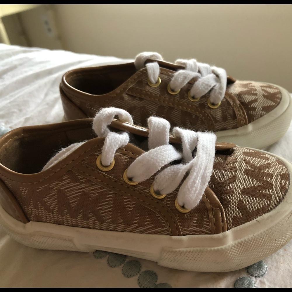 🎁3 For $30 -Toddler size 6 Micahel Kors tennis